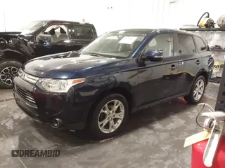 2014 Mitsubishi Outlander SE z VIN JA4AZ3A3XEZ002226, wystawiony jako IAAI lot #41701467 z przebiegiem 151 894 mil mil oraz . Historia ofert i sprzedaży dostępna na DreamBid. Obrazek 18.