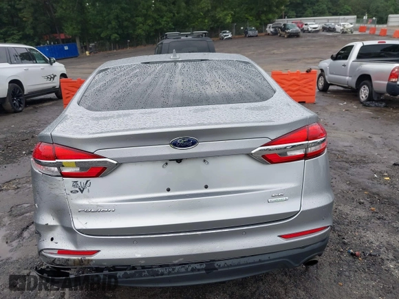 2020 Ford Fusion SE with VIN 3FA6P0HD5LR150418, listed as a IAAI auction lot 42347924 with 87,817 mi miles and . Bid and sale history available at DreamBid. Image 16.