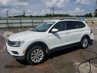 2018 Volkswagen Tiguan S z VIN 3VV1B7AX1JM083571, wystawiony jako Copart lot #54136505 z przebiegiem 137 173 mil mil oraz Szkoda całkowita • Salvage title. Historia ofert i sprzedaży dostępna na DreamBid. Obrazek 1.