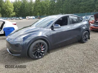 2024 Tesla Model Y Performance z VIN 7SAYGDEF7RF089358, wystawiony jako Copart lot #60787125 z przebiegiem Nie podano mil oraz Szkoda całkowita • Salvage title. Historia ofert i sprzedaży dostępna na DreamBid. Obrazek 1.