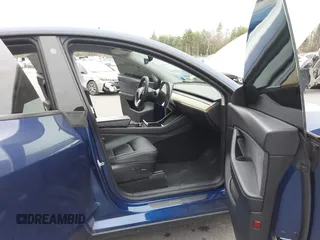 2021 Tesla Model Y Long Range with VIN 5YJYGDEE9MF071120, listed as a IAAI auction lot 40870088 with 73,438 mi miles and . Bid and sale history available at carsss.com. Image 5.