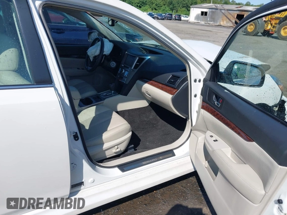2013 Subaru Legacy Limited z VIN 4S3BMBP65D3004004, wystawiony jako IAAI lot #42557314 z przebiegiem 85 619 mil mil oraz . Historia ofert i sprzedaży dostępna na DreamBid. Obrazek 5.