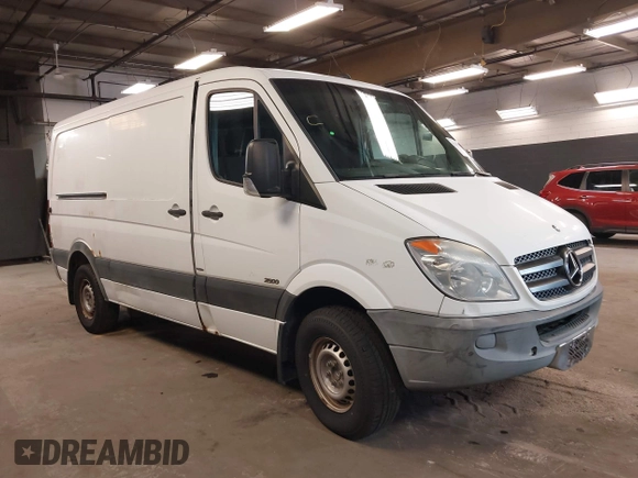 2011 Mercedes-Benz Sprinter Cargo with VIN WD3PE7CC6B5586380, listed as a IAAI auction lot 42162152 with 184,199 mi miles. Bid and sale history available at carsss.com. Image 1.