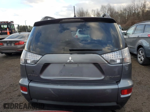 2010 Mitsubishi Outlander z VIN JA4AT3AW6AZ008689, wystawiony jako Copart lot #43402055 z przebiegiem 146 792 mil mil oraz Czysty tytuł • Clean title. Historia ofert i sprzedaży dostępna na DreamBid. Obrazek 6.