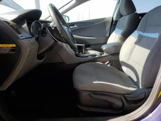 2013 Hyundai Sonata GLS z VIN 5NPEB4AC4DH521702, wystawiony jako Copart lot #56234855 z przebiegiem 111 191 mil mil oraz Szkoda całkowita • Salvage title. Historia ofert i sprzedaży dostępna na DreamBid. Obrazek 7.