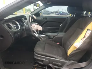 2014 Ford Mustang V6 z VIN 1ZVBP8AM4E5280646, wystawiony jako Copart lot #57615295 z przebiegiem 112 968 mil mil oraz Szkoda całkowita • Salvage title. Historia ofert i sprzedaży dostępna na DreamBid. Obrazek 7.