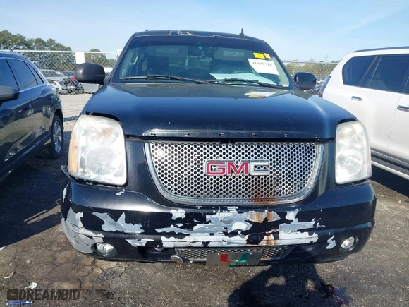 2008 GMC Yukon Denali with VIN 1GKFK63848J131662, listed as a IAAI auction lot 41887718 with 319,420 mi miles. Bid and sale history available at carsss.com. Image 6.