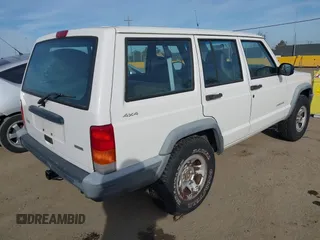 2000 Jeep Cherokee SE with VIN 1J4FF28S4YL162504, listed as a IAAI auction lot 41689558 with 174,476 mi miles. Bid and sale history available at carsss.com. Image 4.