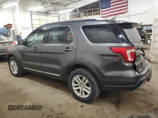 2018 Ford Explorer XLT with VIN 1FM5K8D83JGB69531, listed as a Copart auction lot 52981025 with 114,873 mi miles and Salvage Title. Bid and sale history available at carsss.com. Image 2.