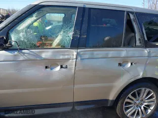 2011 Land Rover Range Rover Sport HSE LUX with VIN SALSK2D46BA714314, listed as a IAAI auction lot 41425057 with NaN miles. Bid and sale history available at carsss.com. Image 14.