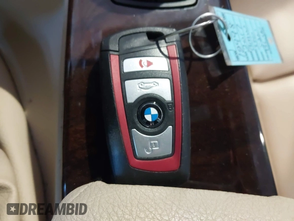 2017 BMW 3 Series 330i xDrive with VIN WBA8D9G51HNU60678, listed as a IAAI auction lot 41262500 with 87,900 mi miles. Bid and sale history available at carsss.com. Image 11.