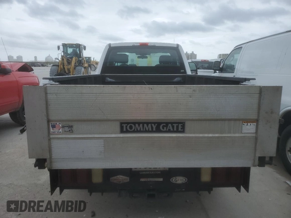 2019 Ford Super Duty F-250 SRW XL with VIN 1FTBF2A65KEF79191, listed as a Copart auction lot 46539125 with 61,397 mi miles and Clean Title. Bid and sale history available at carsss.com. Image 6.