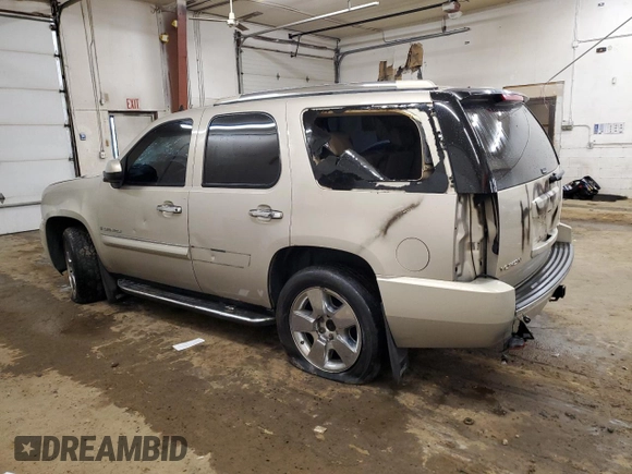 2007 GMC Yukon Denali z VIN 1GKFK638X7J301747, wystawiony jako Copart lot #57597345 z przebiegiem 186 365 mil mil oraz Szkoda całkowita • Salvage title. Historia ofert i sprzedaży dostępna na DreamBid. Obrazek 2.