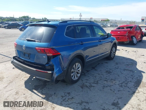 2018 Volkswagen Tiguan SEL z VIN 3VV3B7AX2JM155306, wystawiony jako IAAI lot #42457735 z przebiegiem 48 061 mil mil oraz . Historia ofert i sprzedaży dostępna na DreamBid. Obrazek 4.