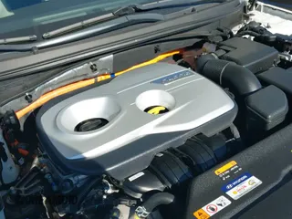 2017 Hyundai Sonata Limited с VIN KMHE34L39HA063044, выставлен на аукционе IAAI как лот 42633095 с пробегом 69 284 миль миль и . История ставок и продаж доступна на DreamBid. Изображение 19.