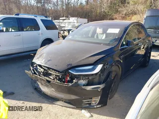 2016 Tesla Model X 70D z VIN 5YJXCAE21GF008724, wystawiony jako IAAI lot #41254897 z przebiegiem 56 140 mil mil oraz . Historia ofert i sprzedaży dostępna na DreamBid. Obrazek 19.
