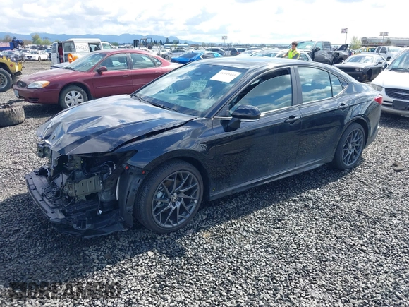 2025 Toyota Camry LE z VIN 4T1DBADK4SU011099, wystawiony jako IAAI lot #41949441 z przebiegiem 1 548 mil mil oraz . Historia ofert i sprzedaży dostępna na DreamBid. Obrazek 18.