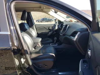 2017 Jeep Cherokee Overland с VIN 1C4PJMJS7HW545205, выставлен на аукционе IAAI как лот 42059054 с пробегом 158 088 миль миль и . История ставок и продаж доступна на DreamBid. Изображение 5.