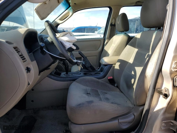 2007 Ford Escape XLS with VIN 1FMYU02Z77KB76668, listed as a Copart auction lot 73338784 with 166,759 mi miles and Salvage Title. Bid and sale history available at carsss.com. Image 7.