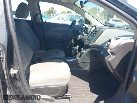2016 Chevrolet Sonic LS с VIN 1G1JA5SG7G4183756, выставлен на аукционе IAAI как лот 42236517 с пробегом 121 479 миль миль и . История ставок и продаж доступна на DreamBid. Изображение 5.