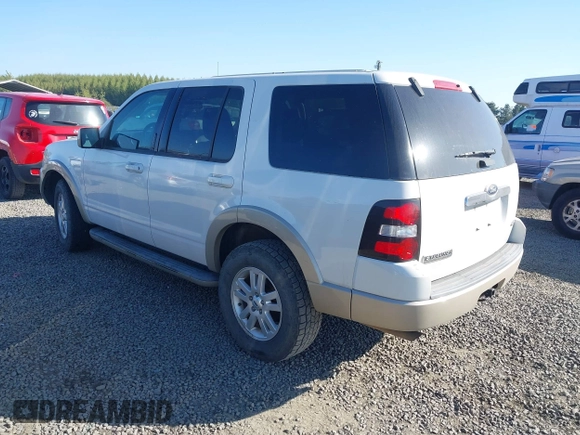 2010 Ford Explorer Eddie Bauer z VIN 1FMEU7EE8AUA98899, wystawiony jako IAAI lot #42058393 z przebiegiem 105 619 mil mil oraz . Historia ofert i sprzedaży dostępna na DreamBid. Obrazek 3.
