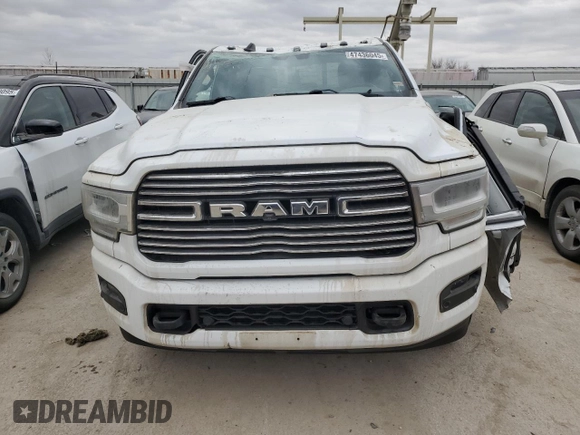 2020 Ram 2500 Laramie z VIN 3C6UR5FL1LG235410, wystawiony jako Copart lot #47436045 z przebiegiem 58 671 mil mil oraz Szkoda całkowita • Salvage title. Historia ofert i sprzedaży dostępna na DreamBid. Obrazek 5.