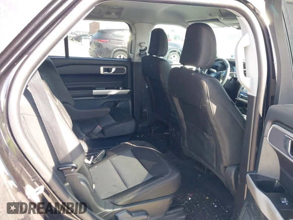 2024 Ford Explorer XLT z VIN 1FMSK7DH1RGA32337, wystawiony jako IAAI lot #41887000 z przebiegiem 16 071 mil mil oraz . Historia ofert i sprzedaży dostępna na DreamBid. Obrazek 8.