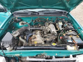 1998 Toyota Tacoma z VIN 4TANL42N6WZ034120, wystawiony jako Copart lot #48903775 z przebiegiem 247 982 mil mil oraz Czysty tytuł • Clean title. Historia ofert i sprzedaży dostępna na DreamBid. Obrazek 11.
