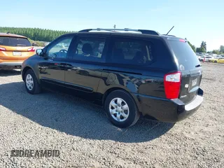 2010 Kia Sedona LX with VIN KNDMG4C34A6353639, listed as a IAAI auction lot 42200137 with 220,097 mi miles and . Bid and sale history available at carsss.com. Image 3.