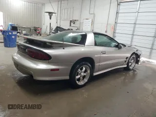 2002 Pontiac Firebird Formula z VIN 2G2FV22G222107252, wystawiony jako Copart lot #68626414 z przebiegiem 195 430 mil mil oraz Szkody całkowita. Historia ofert i sprzedaży dostępna na DreamBid. Obrazek 3.