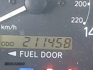 2001 Toyota Camry LE z VIN JT2BF28K110320365, wystawiony jako IAAI lot #41993343 z przebiegiem 211 458 mil mil oraz . Historia ofert i sprzedaży dostępna na DreamBid. Obrazek 15.
