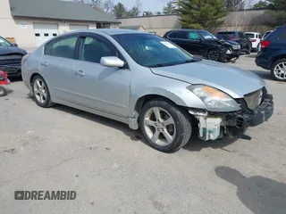 2007 Nissan Altima 2.5 S with VIN 1N4AL21E07C238463, listed as a IAAI auction lot 41890764 with 171,335 mi miles. Bid and sale history available at carsss.com. Image 1.
