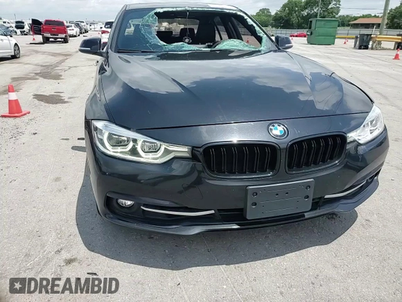 2018 BMW 3 Series 330i z VIN WBA8B9G5XJNU99474, wystawiony jako Copart lot #61053485 z przebiegiem 66 868 mil mil oraz Szkoda całkowita • Salvage title. Historia ofert i sprzedaży dostępna na DreamBid. Obrazek 13.