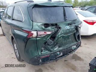 2025 Toyota Sienna XLE z VIN 5TDJSKFC5SS166414, wystawiony jako IAAI lot #42105323 z przebiegiem 2 270 mil mil oraz . Historia ofert i sprzedaży dostępna na DreamBid. Obrazek 6.