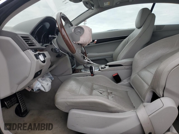 2010 Mercedes-Benz E 350 z VIN WDDKJ5GB0AF039816, wystawiony jako Copart lot #51102945 z przebiegiem 91 088 mil mil oraz Szkoda całkowita • Salvage title. Historia ofert i sprzedaży dostępna na DreamBid. Obrazek 7.