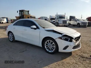 2021 Mercedes-Benz A 220 z VIN W1K3G4EB6MJ275579, wystawiony jako Copart lot #53350785 z przebiegiem 67 556 mil mil oraz Szkody całkowita. Historia ofert i sprzedaży dostępna na DreamBid. Obrazek 4.