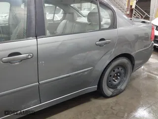 2004 Chevrolet Malibu LT with VIN 1G1ZU54884F204047, listed as a IAAI auction lot 41735285 with 104,781 mi miles. Bid and sale history available at carsss.com. Image 6.
