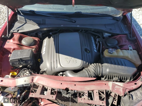 2013 Chrysler 300 C z VIN 2C3CCAET2DH556068, wystawiony jako Copart lot #47098345 z przebiegiem 134 872 mil mil oraz Szkoda całkowita • Salvage title. Historia ofert i sprzedaży dostępna na DreamBid. Obrazek 11.