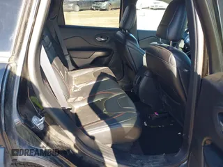 2019 Jeep Cherokee Trailhawk with VIN 1C4PJMBX6KD399568, listed as a IAAI auction lot 41645861 with 75,807 mi miles and . Bid and sale history available at DreamBid. Image 8.