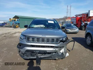 2023 Jeep Compass Latitude Lux with VIN 3C4NJDFN0PT519625, listed as a IAAI auction lot 41704213 with 10,618 mi miles and . Bid and sale history available at DreamBid. Image 12.