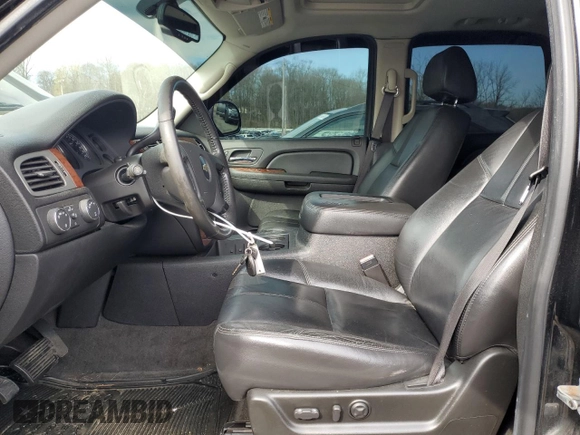 2008 Chevrolet Tahoe 3LT z VIN 1GNFK13018R206030, wystawiony jako Copart lot #50588455 z przebiegiem 124 088 mil mil oraz Czysty tytuł • Clean title. Historia ofert i sprzedaży dostępna na DreamBid. Obrazek 7.