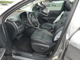 2019 Jeep Cherokee Limited z VIN 1C4PJMDX6KD139989, wystawiony jako Copart lot #54819445 z przebiegiem 119 077 mil mil oraz Szkoda całkowita • Salvage title. Historia ofert i sprzedaży dostępna na DreamBid. Obrazek 7.
