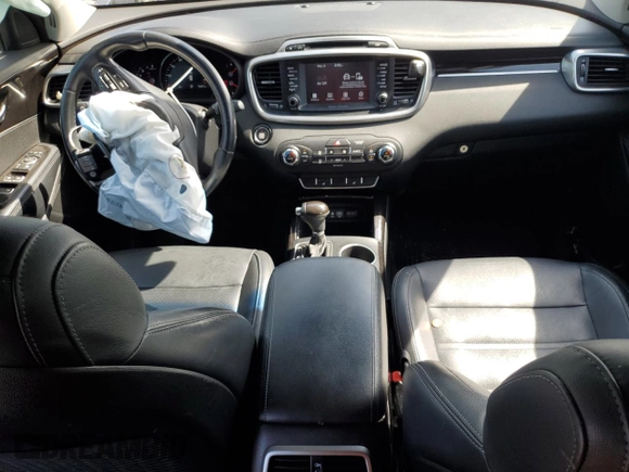 2017 Kia Sorento EX z VIN 5XYPHDA56HG232245, wystawiony jako Copart lot #56305625 z przebiegiem 76 947 mil mil oraz Szkoda całkowita • Salvage title. Historia ofert i sprzedaży dostępna na DreamBid. Obrazek 8.