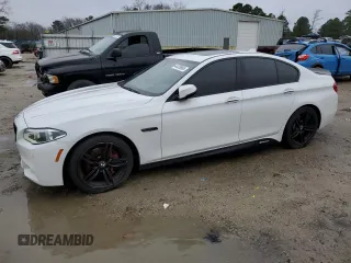 2015 BMW 5 Series 550i z VIN WBAKN9C56FD682337, wystawiony jako Copart lot #44209865 z przebiegiem 115 956 mil mil oraz Czysty tytuł • Clean title. Historia ofert i sprzedaży dostępna na DreamBid. Obrazek 1.