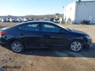 2020 Hyundai Elantra SEL with VIN 5NPD84LF6LH591640, listed as a IAAI auction lot 41586720 with 31,496 mi miles. Bid and sale history available at carsss.com. Image 13.
