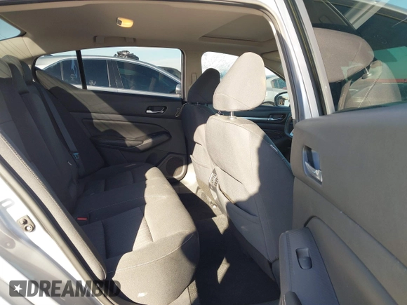 2019 Nissan Altima 2.5 SV with VIN 1N4BL4DV9KC178879, listed as a IAAI auction lot 41611524 with 71,051 mi miles. Bid and sale history available at carsss.com. Image 8.