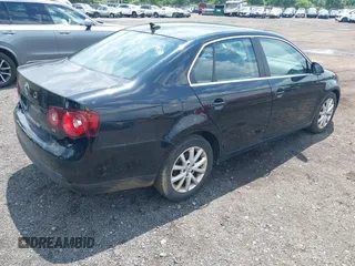 2010 Volkswagen Jetta SE with VIN 3VWRZ7AJ3AM024737, listed as a IAAI auction lot 42626711 with 132,754 mi miles and . Bid and sale history available at DreamBid. Image 4.