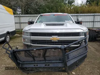 2017 Chevrolet Silverado 3500HD LTZ with VIN 1GC4K0CY2HF140766, listed as a Copart auction lot 63129514 with 253,318 mi miles and Salvage Title. Bid and sale history available at carsss.com. Image 5.