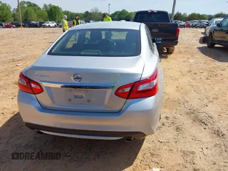 2016 Nissan Altima S z VIN 1N4AL3AP9GN379897, wystawiony jako IAAI lot #42033212 z przebiegiem 135 859 mil mil oraz . Historia ofert i sprzedaży dostępna na DreamBid. Obrazek 16.