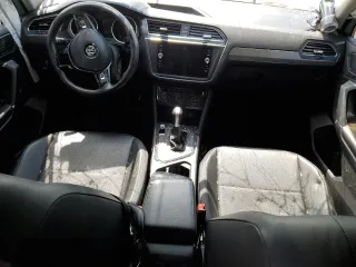 2018 Volkswagen Tiguan SEL z VIN 3VV3B7AXXJM214182, wystawiony jako Copart lot #53783515 z przebiegiem 117 466 mil mil oraz Szkoda całkowita • Salvage title. Historia ofert i sprzedaży dostępna na DreamBid. Obrazek 8.